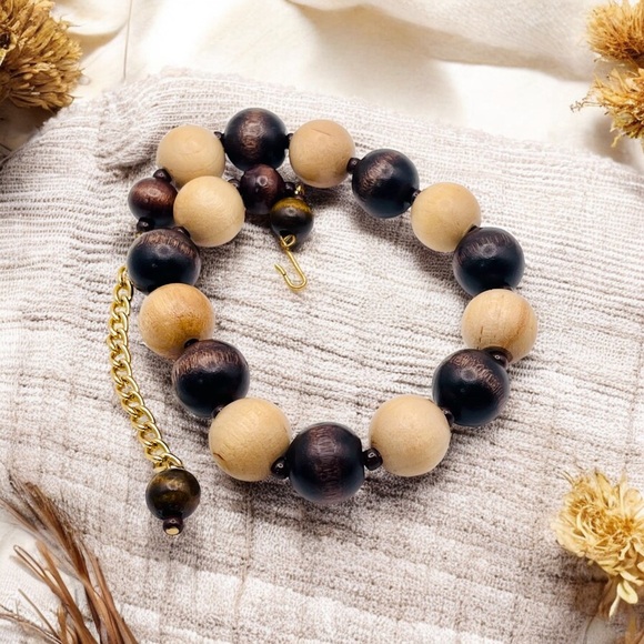 Chunky Vintage Light and Dark Wood Bead Choker Necklace - Picture 2 of 15